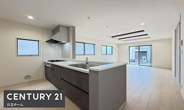 《キッチン》　使いやすい収納豊富なキッチンです。