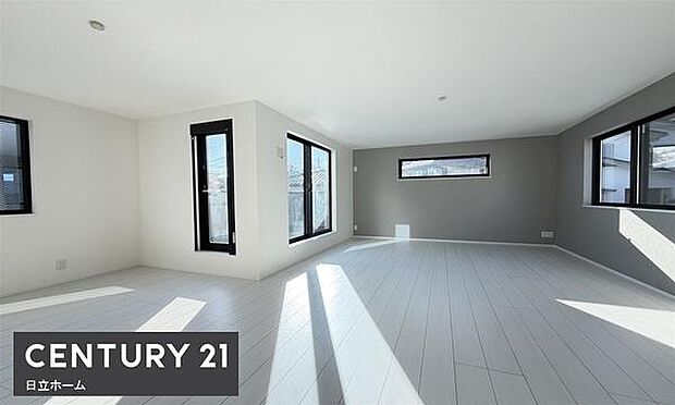 《リビングダイニング》　■上質な時間を育む暮らしのメインステージ。寛ぎとご家族とのコミュニケーションを育む居心地のよい場所。家族の笑顔と何気ない会話がいつまでも絶えないそんな素敵な空間の予感がします。