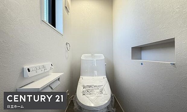 《トイレ》　■トイレは明るい空間で清潔感があります。