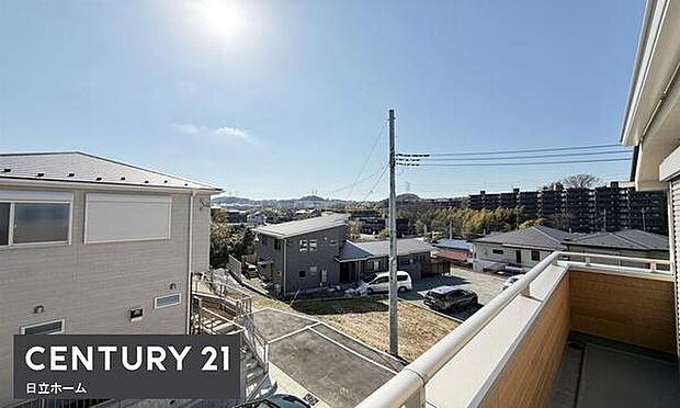 《眺望》 ■「空」×「光」×「風」。開放感を具現化したような現地は、まさに「永住の地」としての選択肢です。