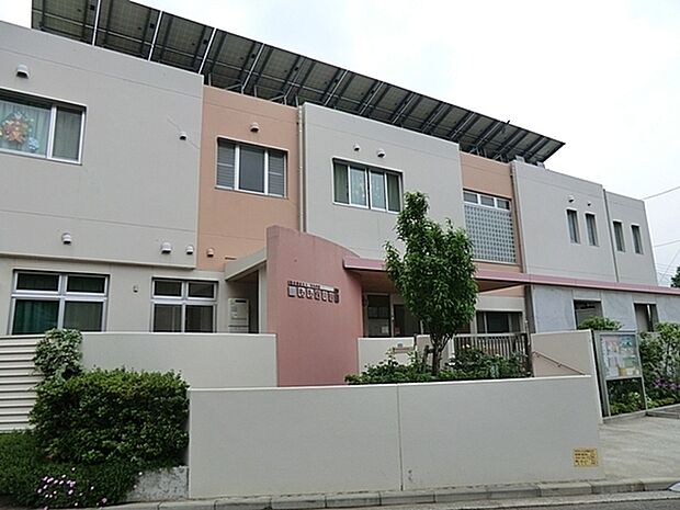 もも保育園まで857m、お天気の良い日は、陽当りの良い園庭から子供たちの楽し気な声が聞こえてきます。