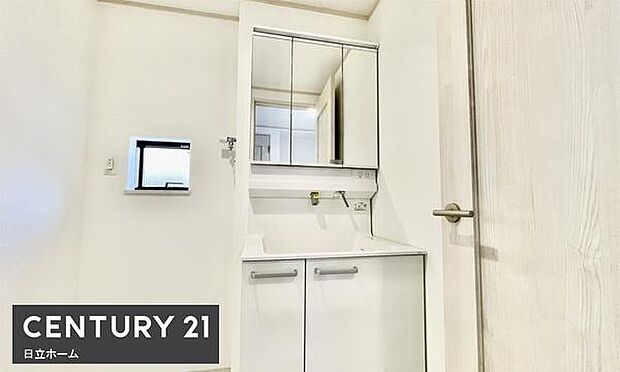《洗面台》 ■朝のバタバタした身支度を支えてくれる洗面所。