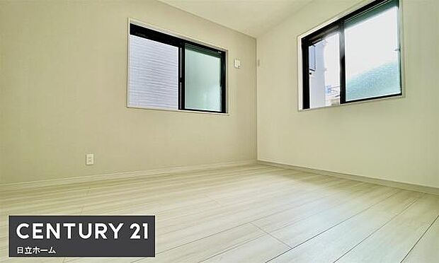 《寝室》　■心地よい眠りへといざなう落ち着いた雰囲気の寝室