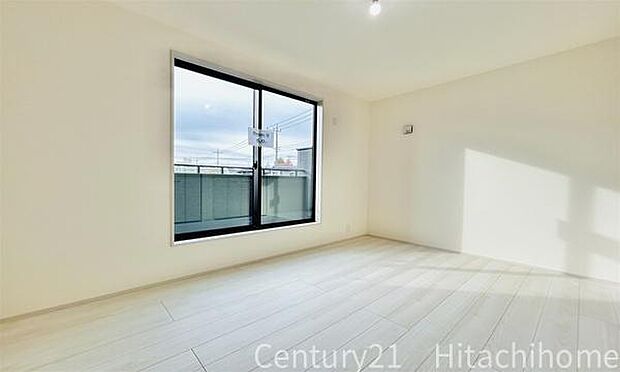 《洋室》　■机とべットを入れても十分な広さ。。お子様の勉強部屋に。