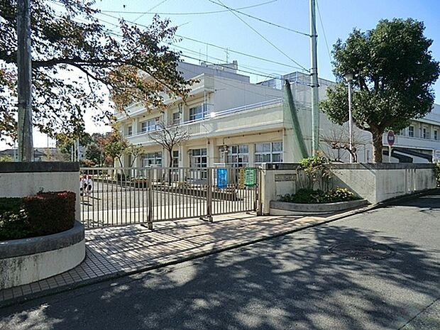 横浜市立恩田小学校まで387m