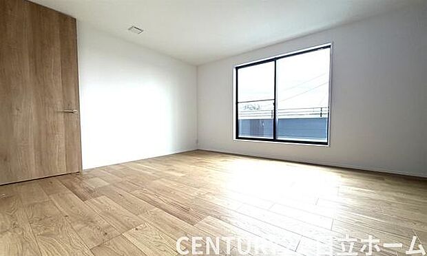 《洋室》 ■収納もしっかりとれていて、陽当たりも良く明るい居室。