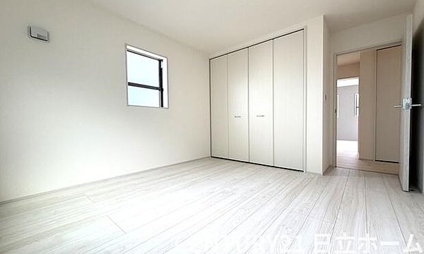 《子供部屋》 ■お子様の成長を優しく見守る、明るい子供部屋。遊んだり、学んだり、時には一人の時間を過ごしたりと健やかな毎日を育む大切な場所。未来への第一歩を育む、かけがえのない空間です。