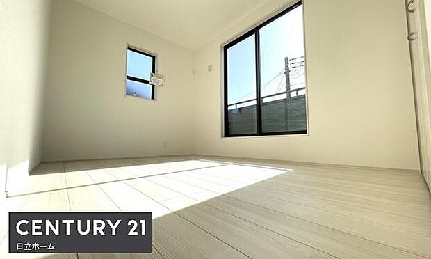 《寝室》 ■心地よい眠りへといざなうしっとりと落ち着いた雰囲気の寝室。収納豊富で寝室をいつもすっきりさせてくれます。