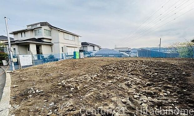 《現地》　■安心して暮らせそうな住環境です。