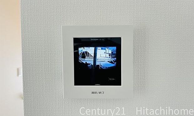 《モニター付きインターホン》 ■来訪者が確認できるモニター付きインターホン。2階にも設置されていますので、どこにいても対応できます。
