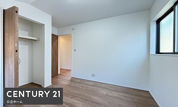 《寝室》 ■心地よい眠りへといざなうしっとりと落ち着いた雰囲気の寝室。