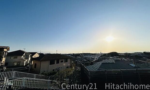 《眺望》さわやかな風が渡りたっぷり陽光がふりそそぎます。