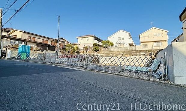 《前面道路》 ■落ち着いた住環境です。