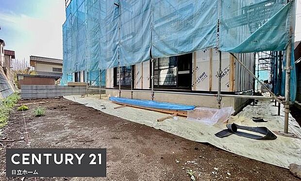 《庭》 ■お庭ではお子様と遊んだり、ガーデニングも楽しめます。