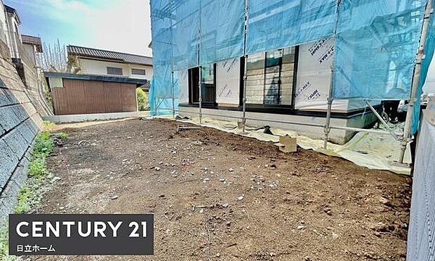 《庭》 ■子供のころに夢見た「庭付きマイホーム」。その夢が現実となるかもしれませんね。人目を気にせず開放的に。お庭で家庭菜園などはいかがでしょうか。