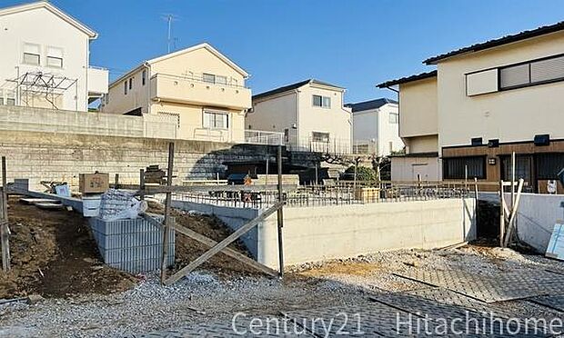 《外観》　■家族みんなが落ち着ける場所。明るい空間で心も暖か、朝から爽やかな気分。寝る時も包みこまれるようにふんわりと。家にいることが心と体に優しい暖かな暮らし。