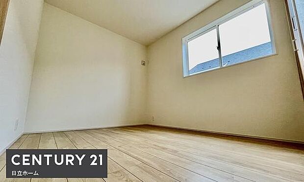 《寝室》 ■心地よい眠りへといざなうしっとりと落ち着いた雰囲気の寝室。