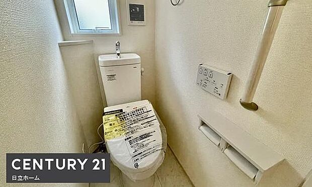 《トイレ》■トイレは明るい空間で清潔感があります。