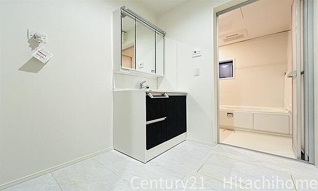 《洗面台》 ■朝のバタバタした身支度を支えてくれる洗面所。