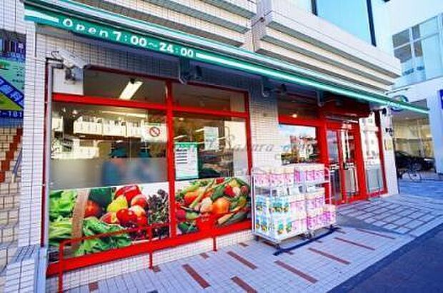 まいばすけっと三ツ沢上町駅東店まで645m、毎日の生活用品が、ギュッと詰まったスーパーマーケット。イオン系列の価格で、お買い物ができます。