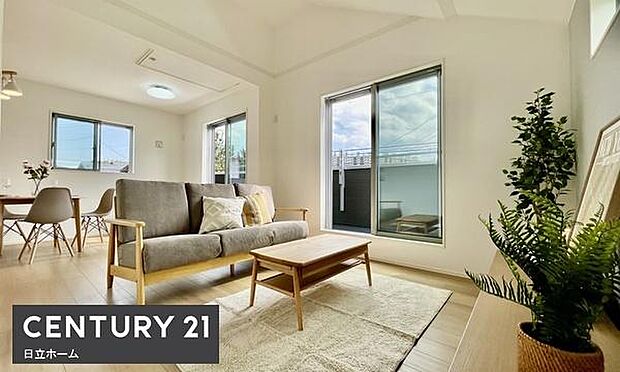 《リビングダイニング》 ■家族が自然と集まって、思い思いにくつろぎ、遊び、語らう、やすらぎの空間。