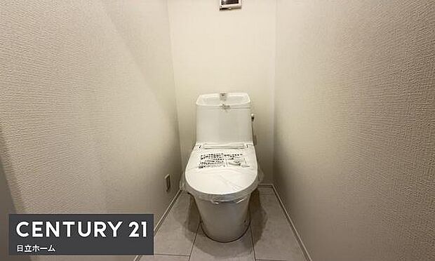 《トイレ》 ■清潔感のある落ち着いたトイレ。
