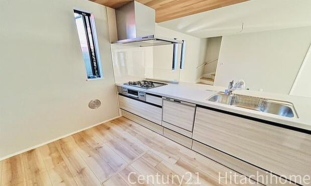 《ダイニングキッチン》 ■会話を楽しみながら食事を味わう。一緒にいる時間が楽しい空間。カフェにいるような気分で毎日を過ごしたい。家族でいる時間を柔らかに包み込むインテリア。