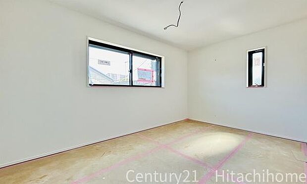 《子供部屋》 ■机とべットを入れても十分な広さ、お子様の勉強部屋に。グングンと成績UPの予感が。