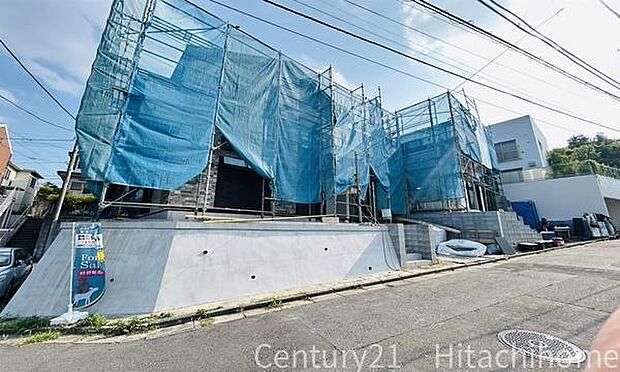 《前面道路》 ■道路と敷地はフラットな地形です。
