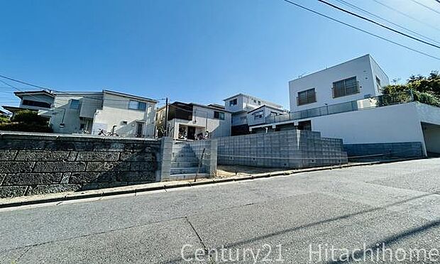 《前面道路》 ■落ち着いた住環境です。