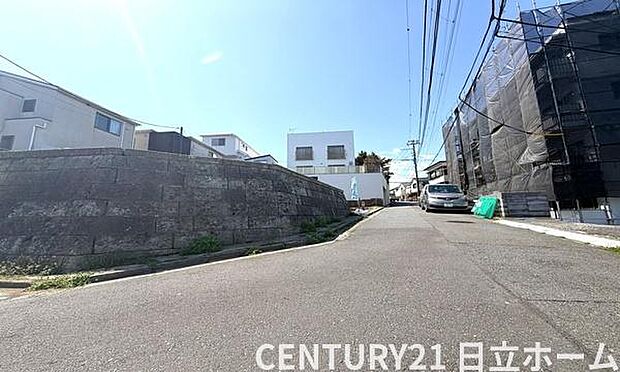 《前面道路》　■落ち着いた住環境です。