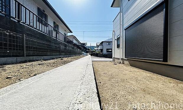 《庭》 ■土と緑が身近に感じられるお庭があるのは嬉しいですね。