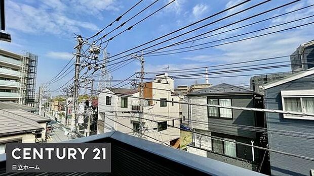 《眺望》 ■目の前には気持ちの良い青空が広がります。開放的で開けた空間が望めます。