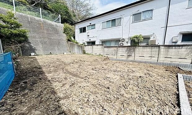 《前面道路》 ■落ち着いた住環境です。