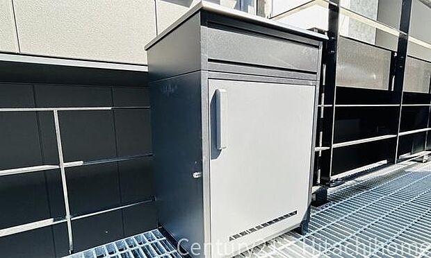 宅配ボックスが標準設置。