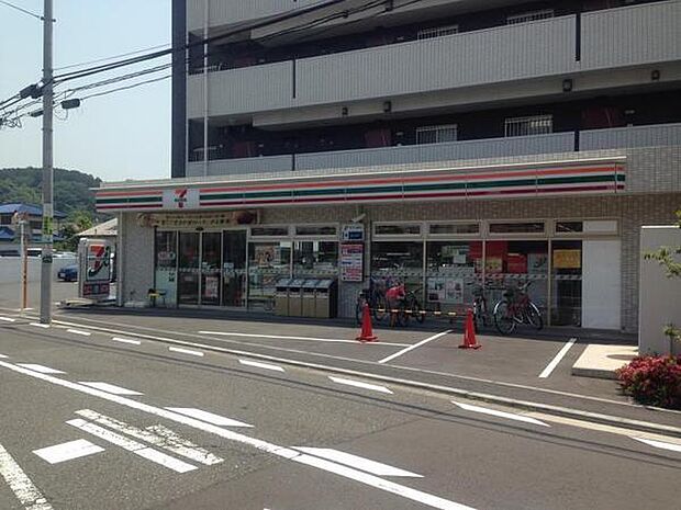 セブンイレブン横浜綱島西4丁目店まで784m