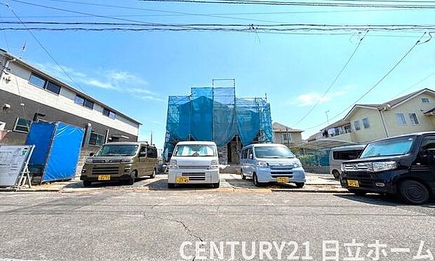 《前面道路》　■「空」×「光」×「風」。開放感を具現化したような現地は、まさに「永住の地」としての選択肢です。