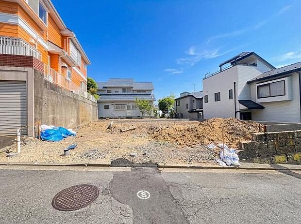 《現地》　■安心して暮らせそうな住環境です。