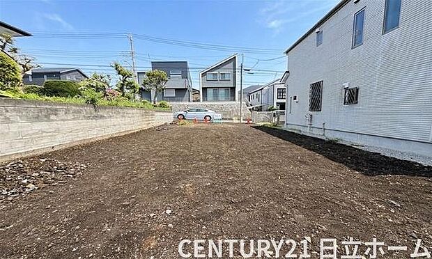 《現地》　■さわやかな風が渡りたっぷり陽光がふりそそぐ立地。