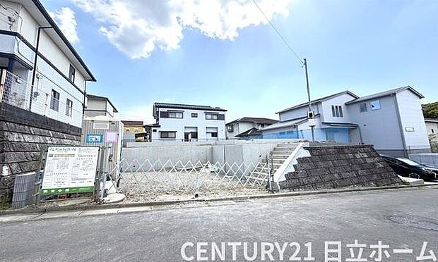 《前面道路》 ■「空」×「光」×「風」。開放感を具現化したような現地は、まさに「永住の地」としての選択肢です。