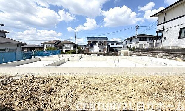 《前面道路》 ■「空」×「光」×「風」。開放感を具現化したような現地は、まさに「永住の地」としての選択肢です。