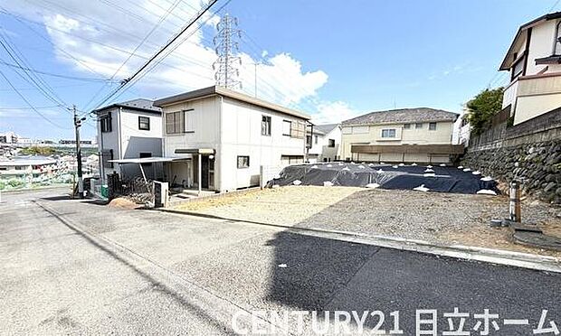 《前面道路》 ■落ち着いた住環境です。