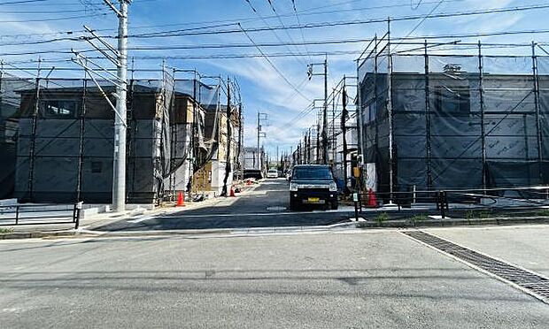 《前面道路》 ■落ち着いた住環境です。