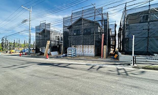 《前面道路》前面道路は5.5ｍで、開放感のあるロケーションです。
