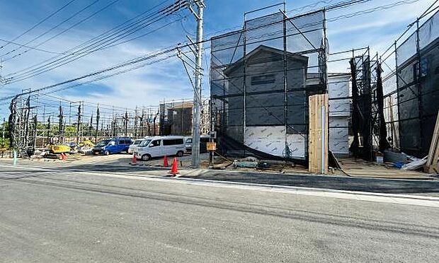 《前面道路》 ■落ち着いた住環境です。