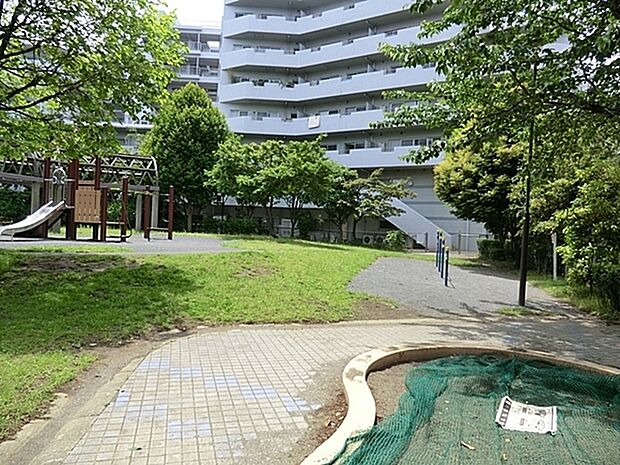 さちが丘第三公園まで971m、緑がいっぱいの公園です