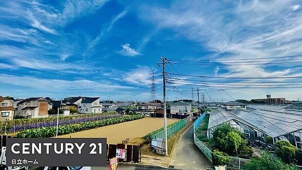 《眺望》 ■目の前には気持ちの良い青空が広がります。開放的で開けた空間が望めます。