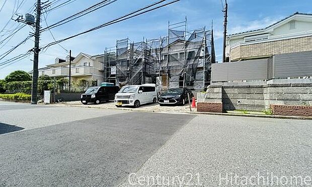 《前面道路》 ■落ち着いた住環境です。