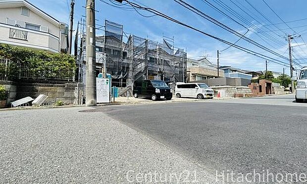 《前面道路》　■落ち着いた住環境です。
