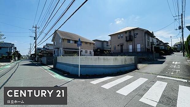 《現地》　さわやかな風が渡りたっぷり陽光がふりそそぐ立地。